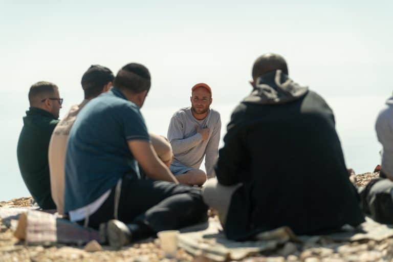 עקיבא מדבר לקבוצה